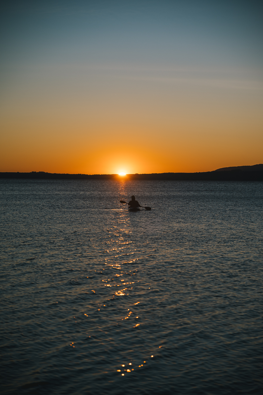 Atardecer sobre el lago en Pucon